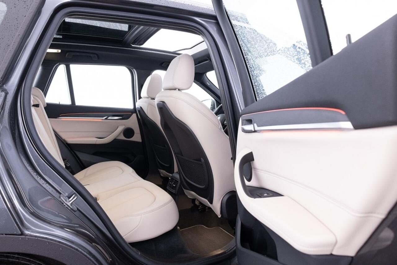 BMW X1 sDrive20i Business Edition Plus | PANORAMADAK | LEDER