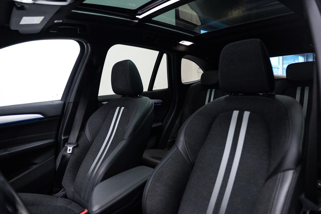 BMW X1 xDrive25e M Sport|Pano dak|Head up|Trekhaak|19 inch