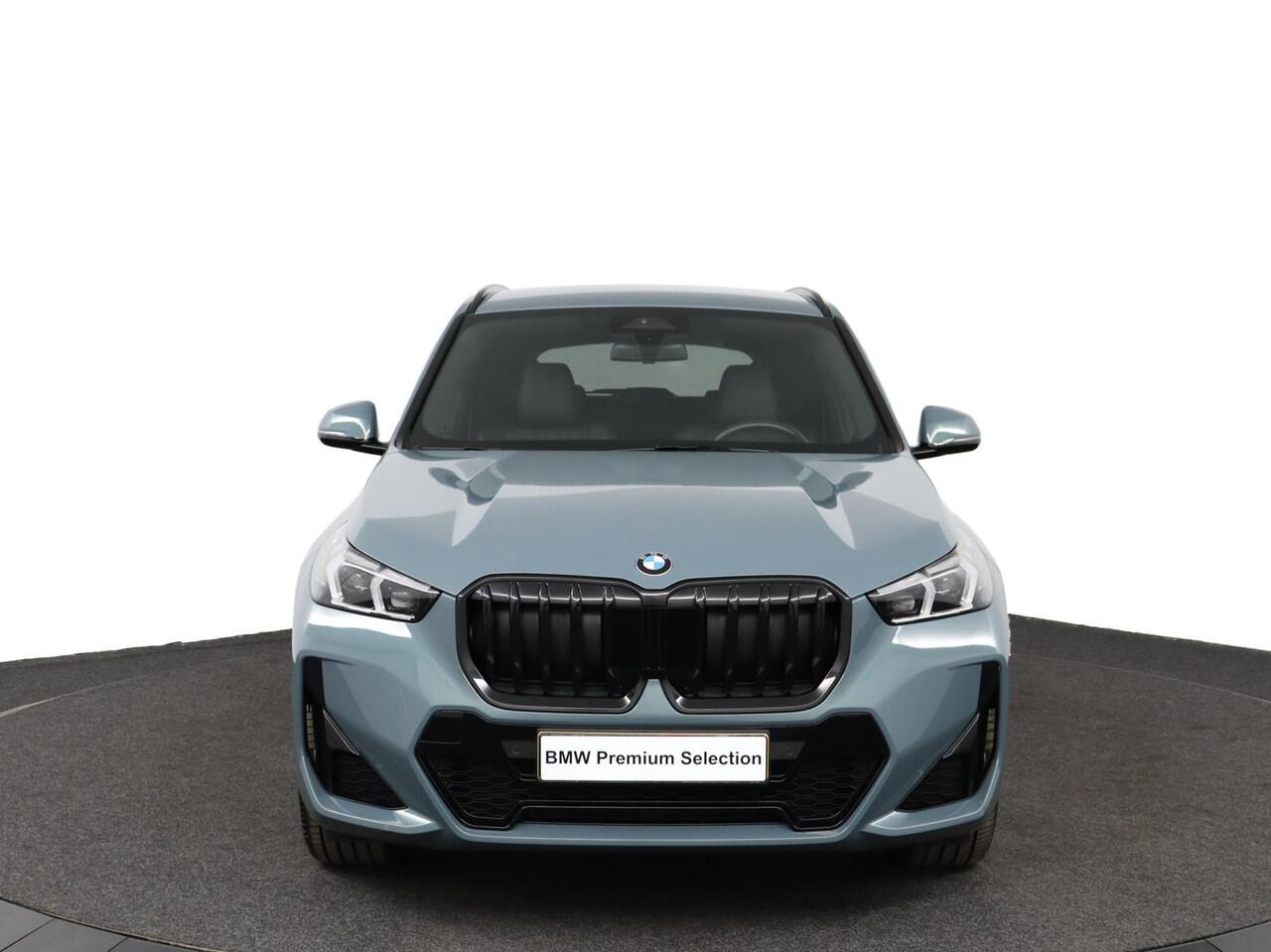 BMW X1 sDrive18i M-Sportpakket | Trekhaak | M Adaptief onderstel | Adaptieve LED koplampen | Comfort Access | Verwarmde voorstoelen