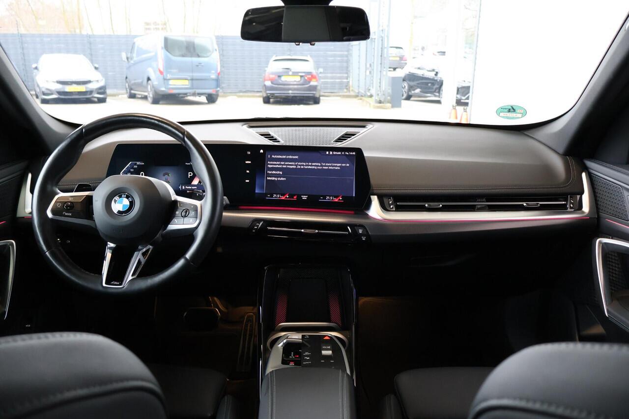 BMW X1 sDrive18i | M Sportpakket | Panorama Dak | Voorstoelen Verwarmd