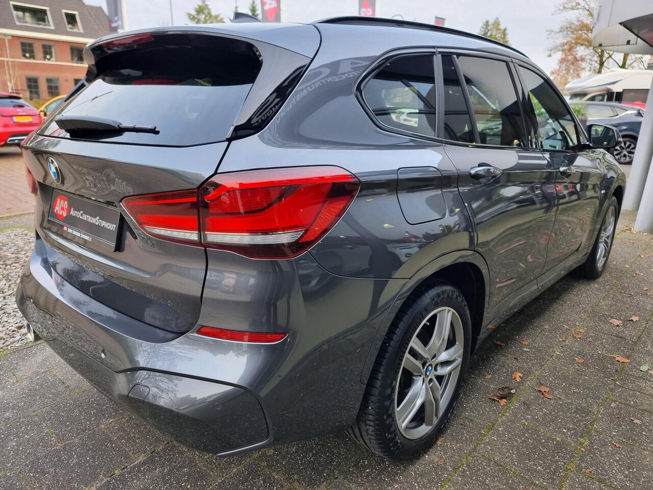 BMW X1 Automaat | High Executive | M-Sport | Pano | HUD | Leder | Dealerauto | Topstaat!
