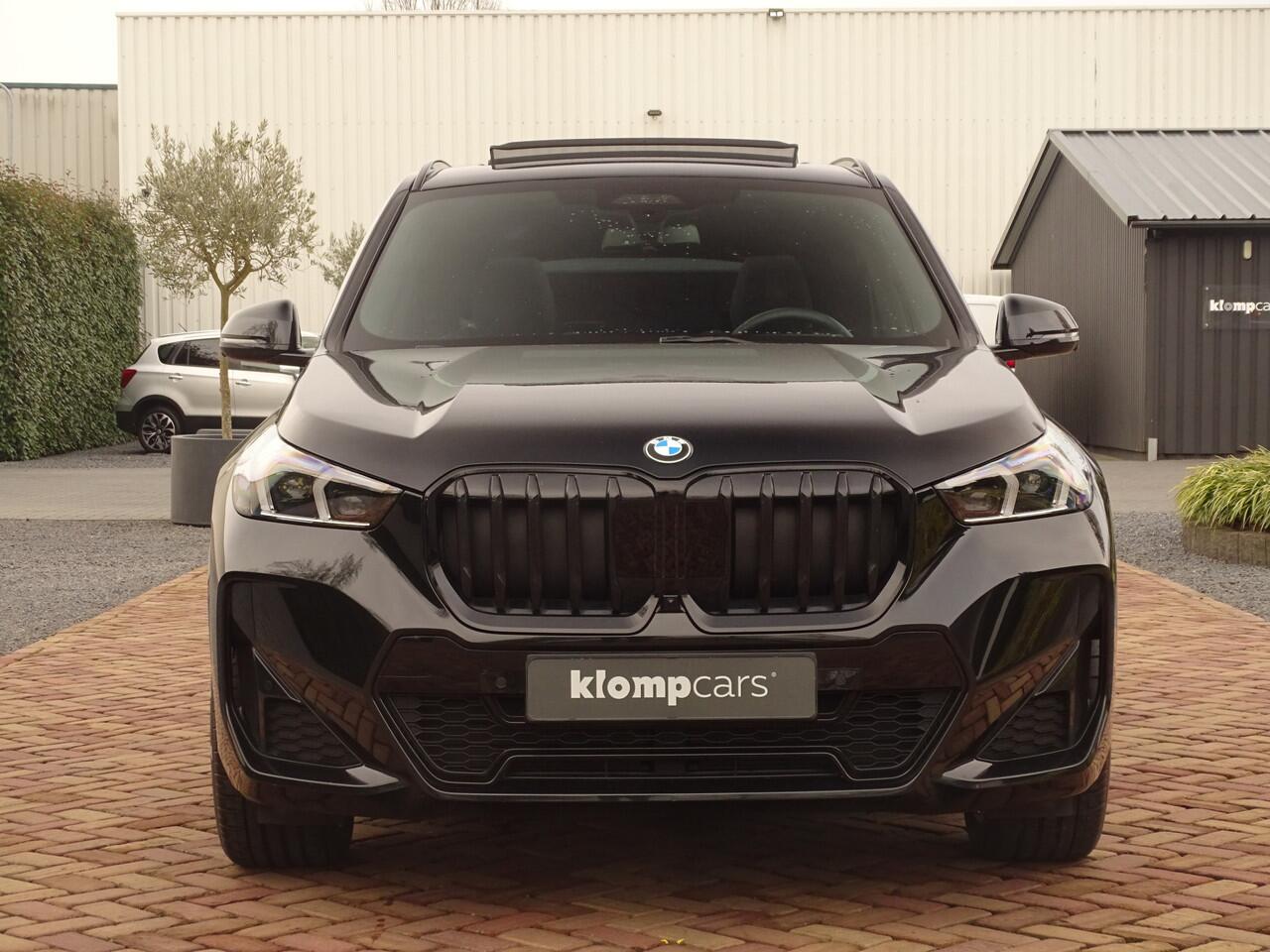 BMW X1 xDrive23i | M-Sport | Harman/Kardon | Panoramadak | Head-up | Full Options!