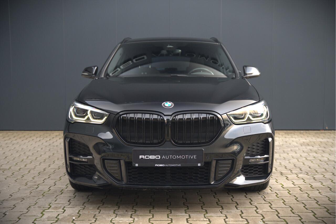 BMW X1 xDrive25e Executive M Sport | Stoelverwarming | Trekhaak | Parkeersensoren | Navigatie | Keyless | Cruise Control | LED | Climate Control | DAB | BTW |