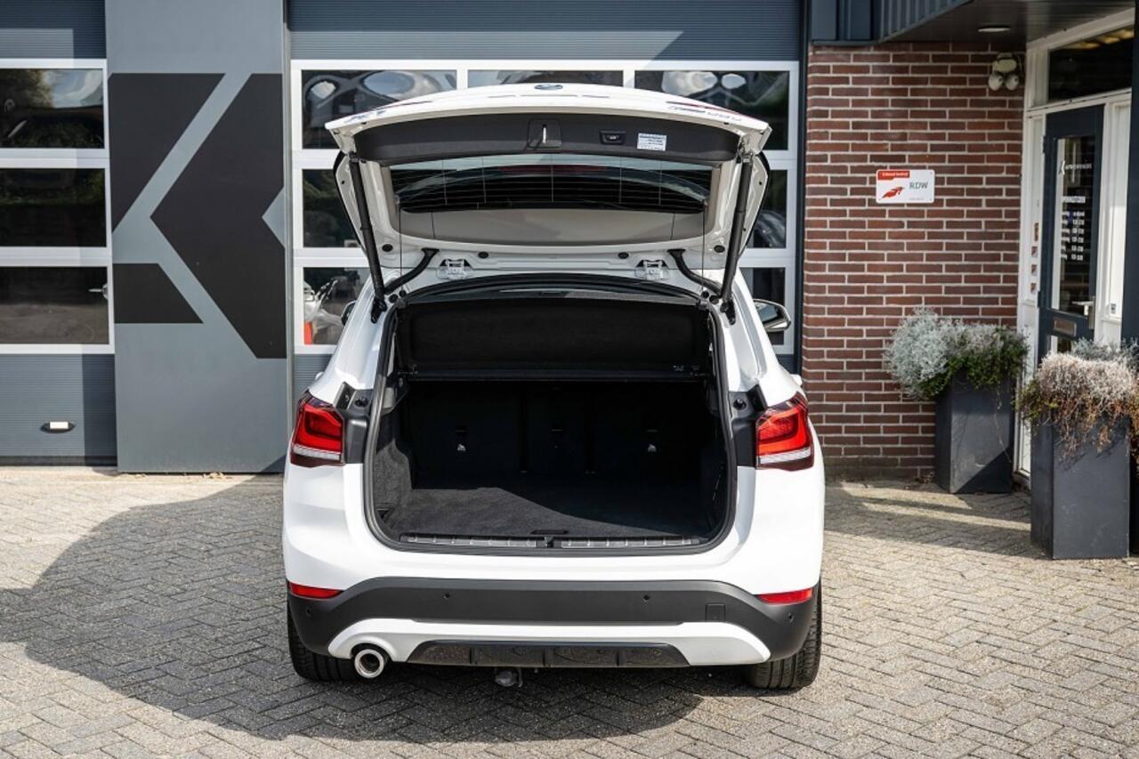 BMW X1 25e xDrive | Sportline | Head-up | Hifi | Trekhaak | Camera | M-Sport stuurwiel | | 18' inch |