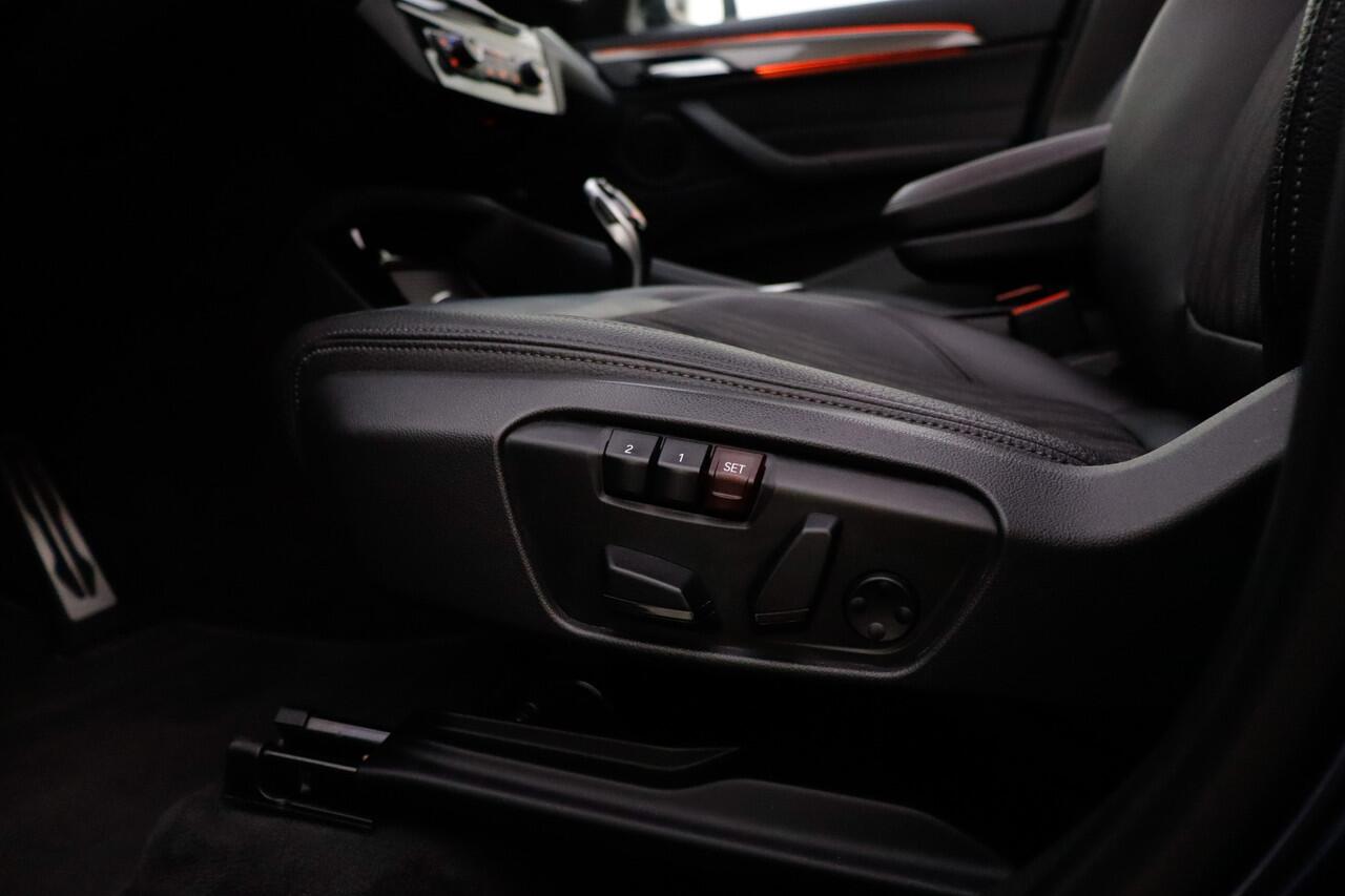 BMW X1 18iA X-LINE Executive Edition PANO | MEMORY | CAMERA | 1/2LEDER