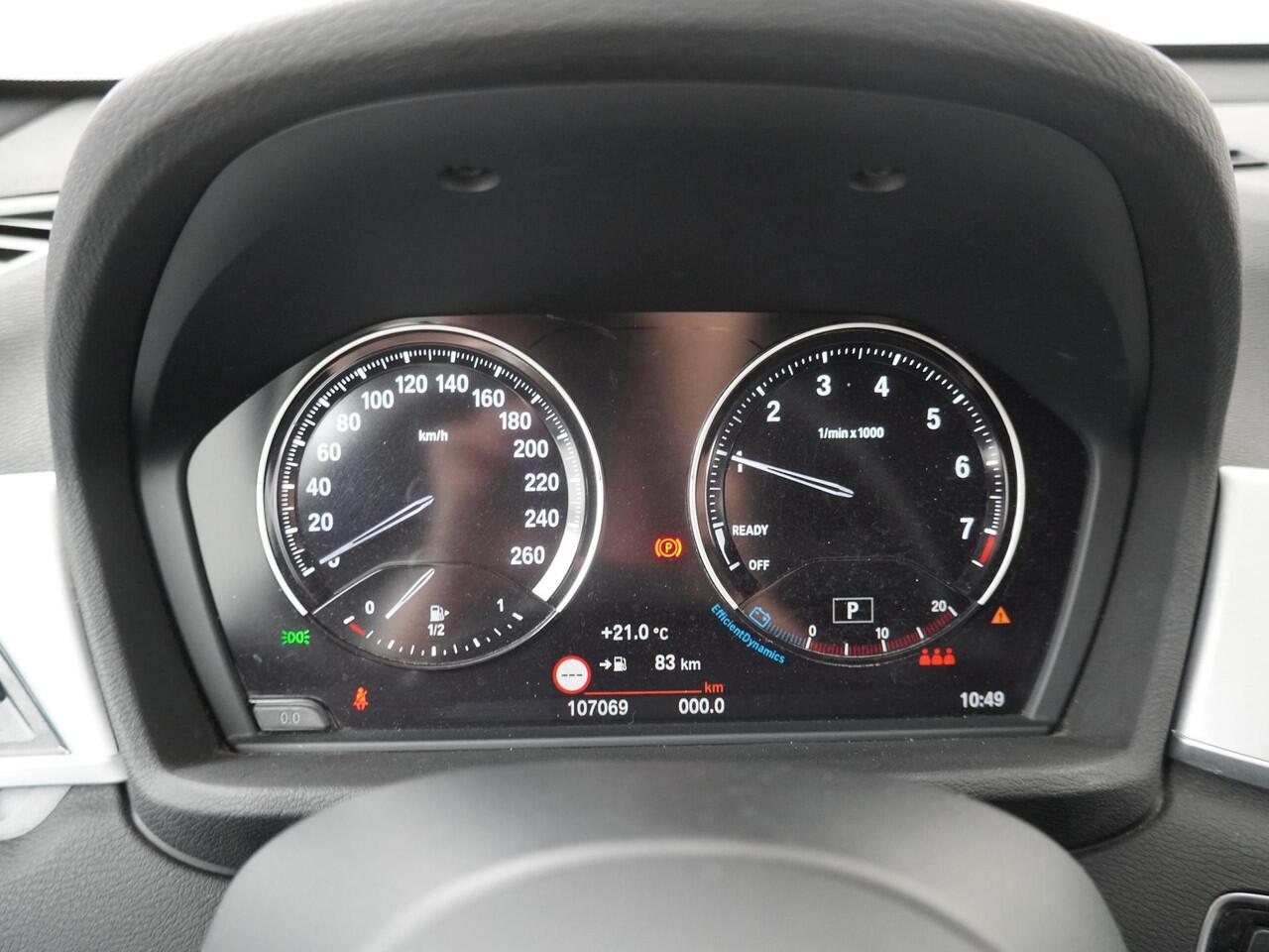 BMW X1 sDrive18i High Executive Edition B| M Sport | Trekhaak | Leder | Stoelverwarming | Parkeersensoren voor en achter | Head-Up Display | Navigatie |