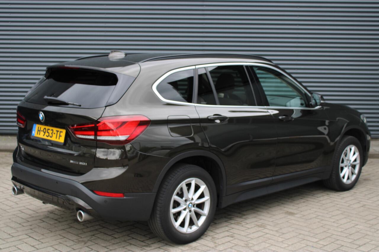 BMW X1 sDrive20i 192PK Executive Adaptive-Cruise Leer Full-Led Camera Navigatie Head-Up