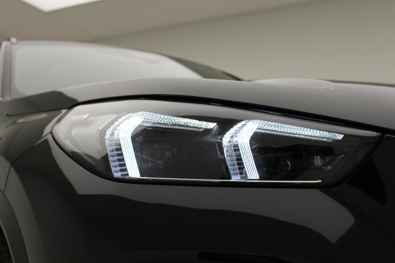 BMW X1 sDrive18i M-Sport | Panorama | Camera | Voorbereiding Driving Assistant Plus |