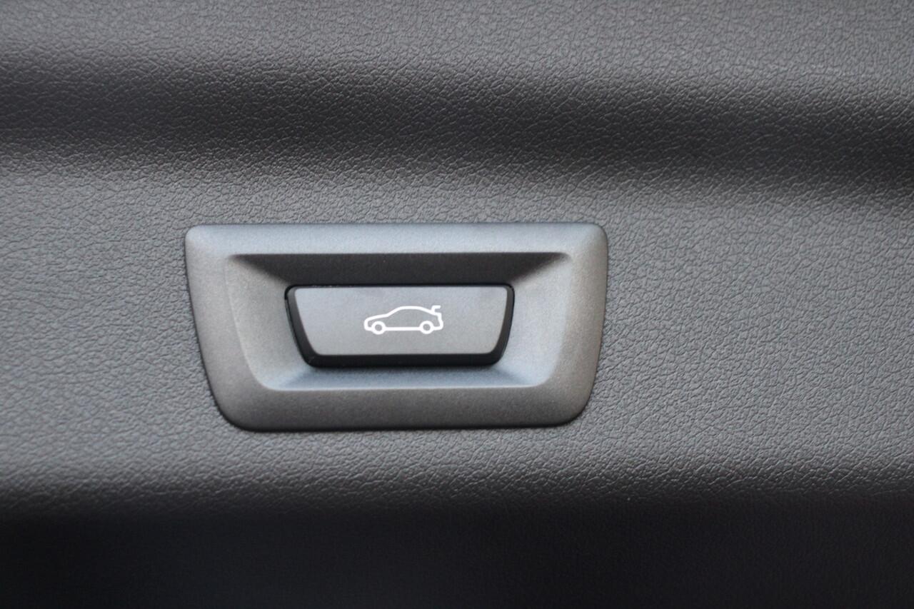 BMW X1 sDrive20i M-Sportpakket Shadowline Nieuw