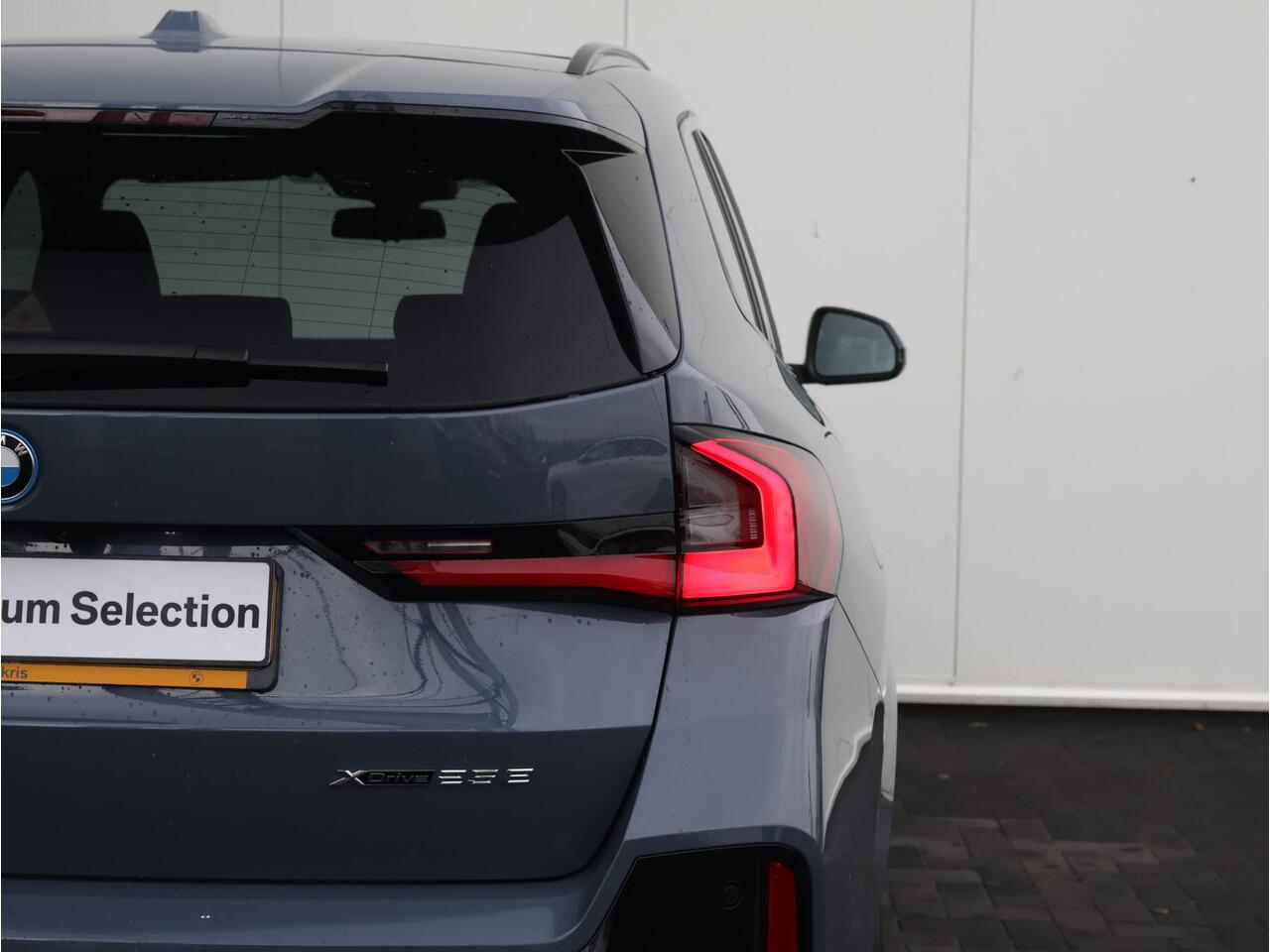 BMW X1 xDrive25e M Sportpakket Pano - Elektrische Trekhaak - Stoelverwarming - Harman/Kardon