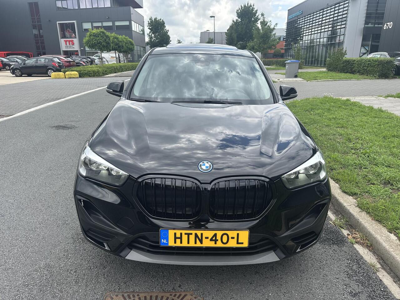 BMW X1 xDrive25e Exec. Pano, Navi, Trekhaak