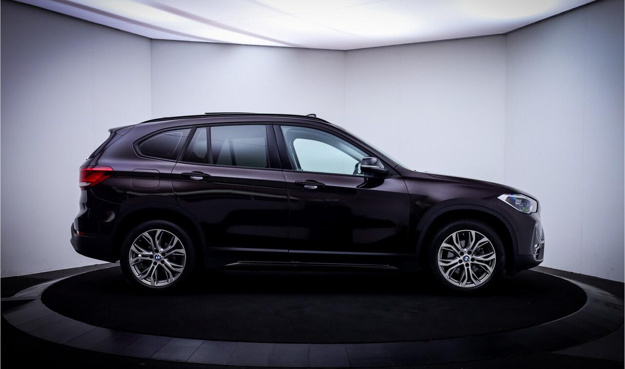 BMW X1 18iA SPORT LINE Edition PANO | FULL LED | NAVI | DAB | STOELVERW | AFN TREKHAAK | PDC V+A | LMV