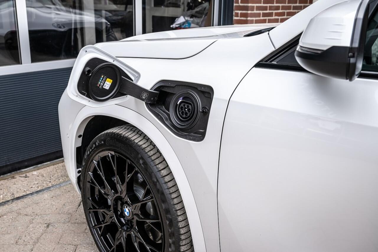 BMW X1 25e xDrive M Sport | Shadow | Driving Ass. Plus | Camera | Adapt. Led | Stoelverwarming | 20' Inch |