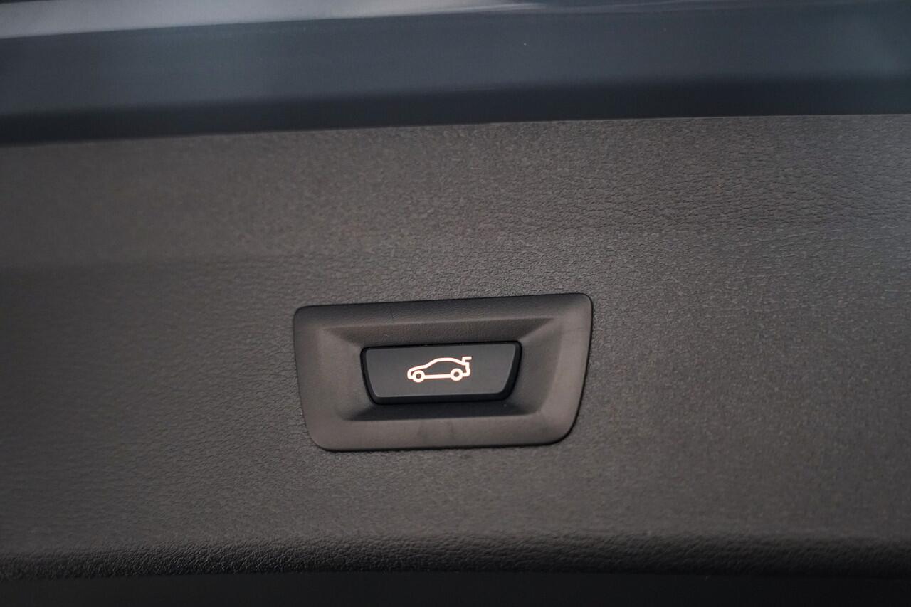 BMW X1 xDrive25e M Sport|Pano dak|Head up|Trekhaak|19 inch