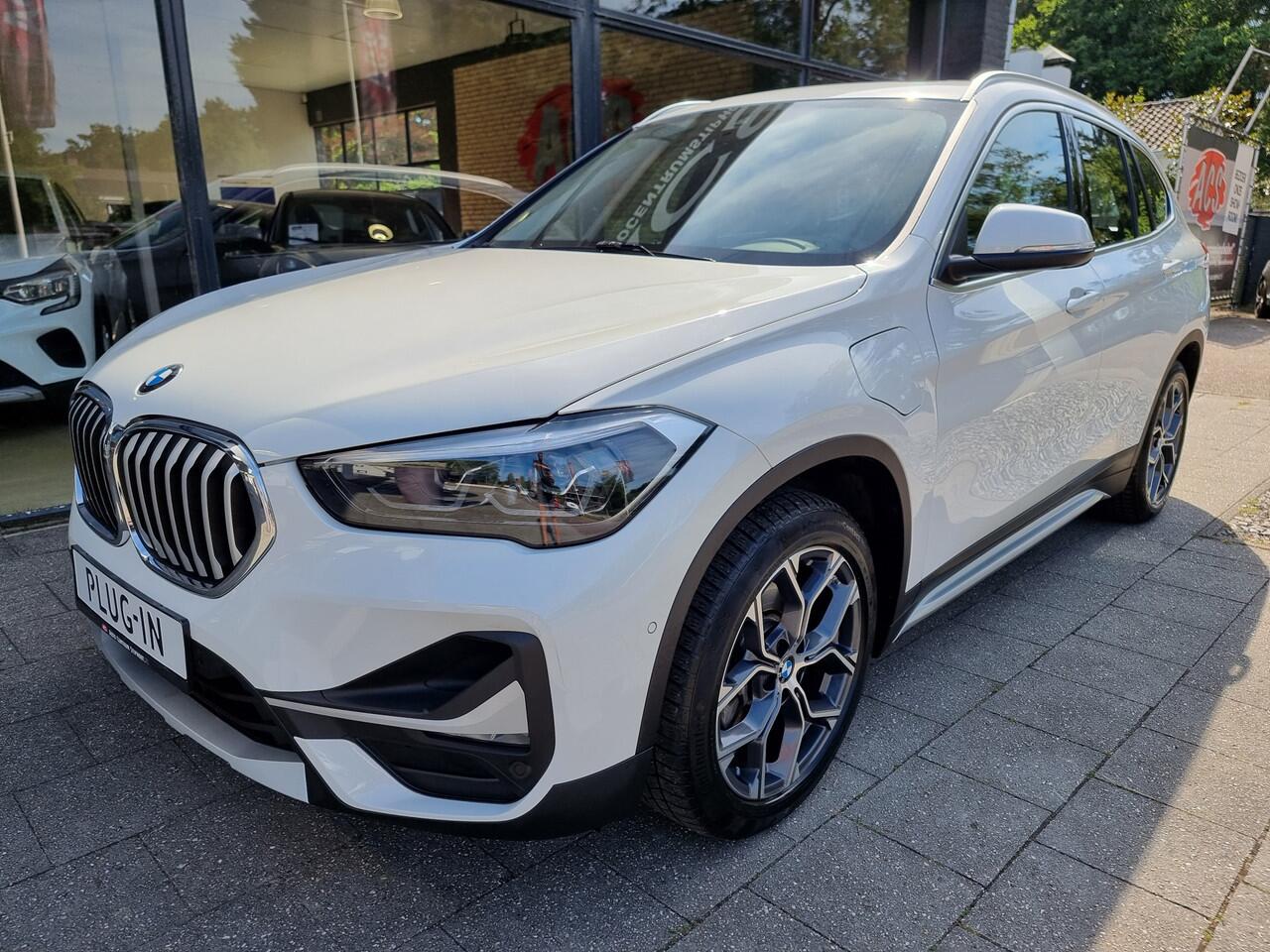 BMW X1 xDrive25e X Line | Panorama | Leder | Widescreen | Zeer nette staat! | Incl. BTW