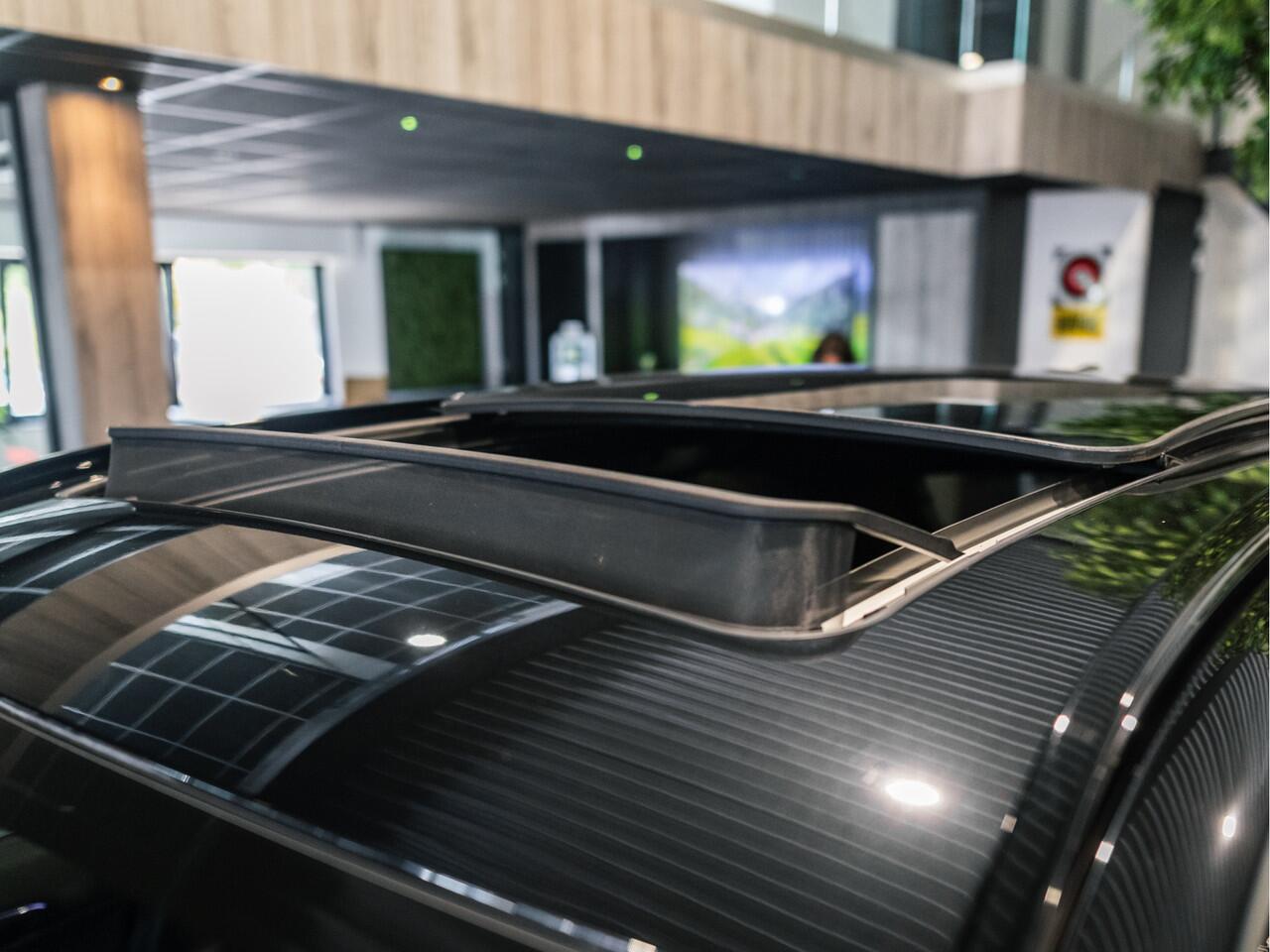 BMW X1 xDrive25e High Executive M-Sport | Panorama | Trekhaak | 19" | Camera |