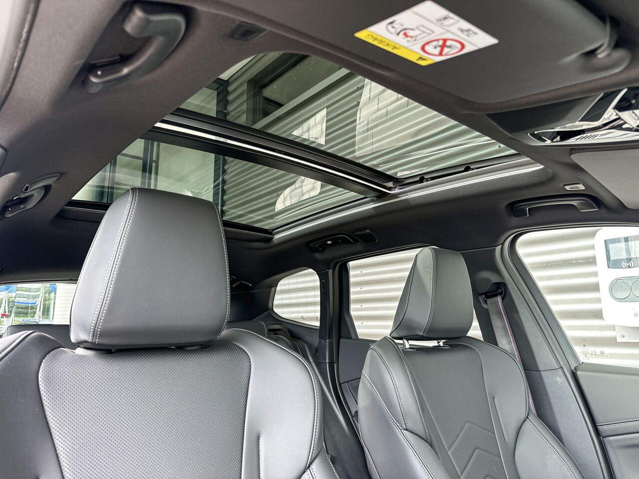 BMW X1 xDrive25e M Sportpakket Pro / Innovation Pack / Comfort Pack / Travel Pack / Panoramadak / Trekhaak