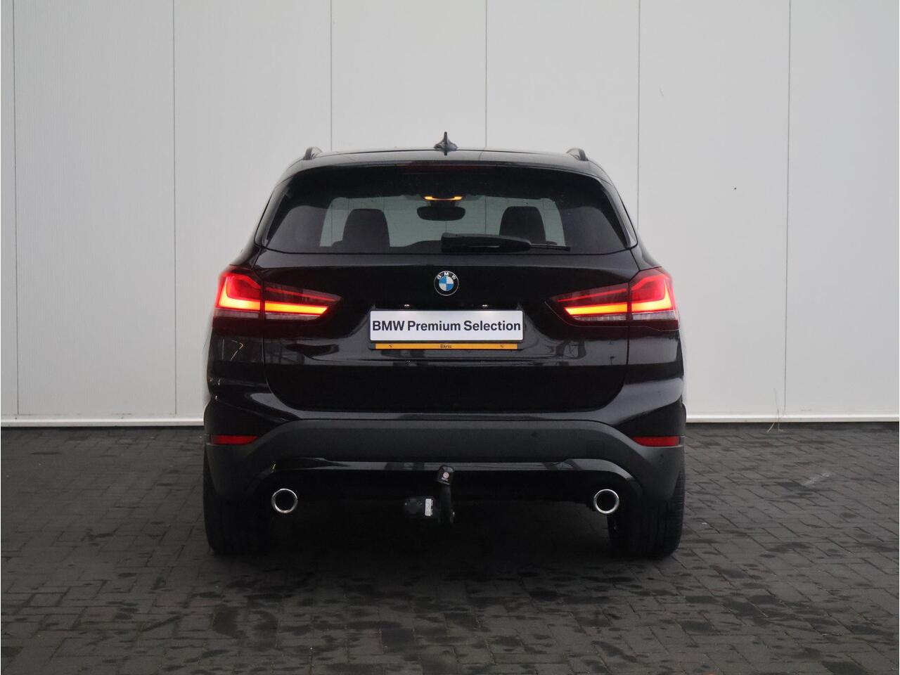 BMW X1 sDrive20i High Executive Achteruitrijcamera/ Stoelverwarming/ Sportstoelen/ Cruise Control/ Elektrische Achterklep
