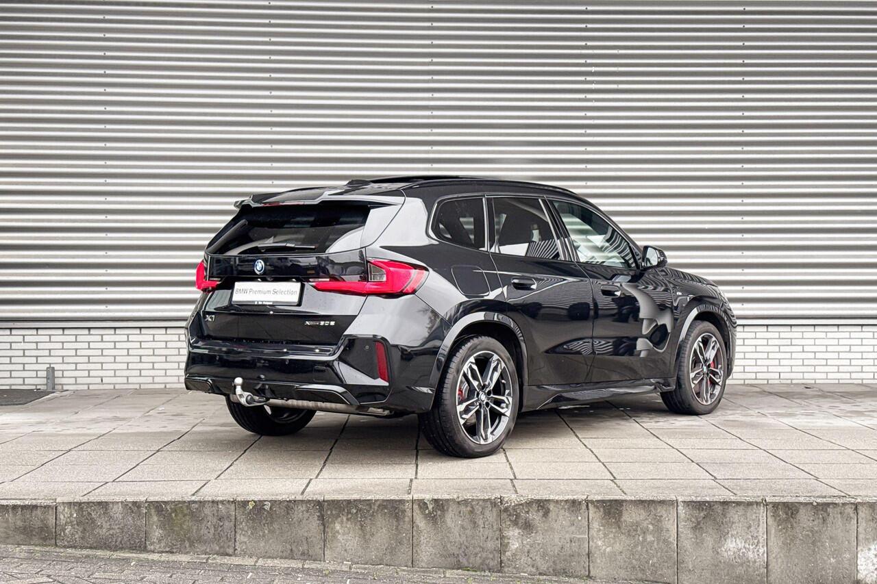 BMW X1 xDrive30e M Sportpakket Pro / Innovation Pack / Comfort Pack / Travel Pack / Trekhaak / Panoramadak / Driving Assistant Plus / Harman-Kardon