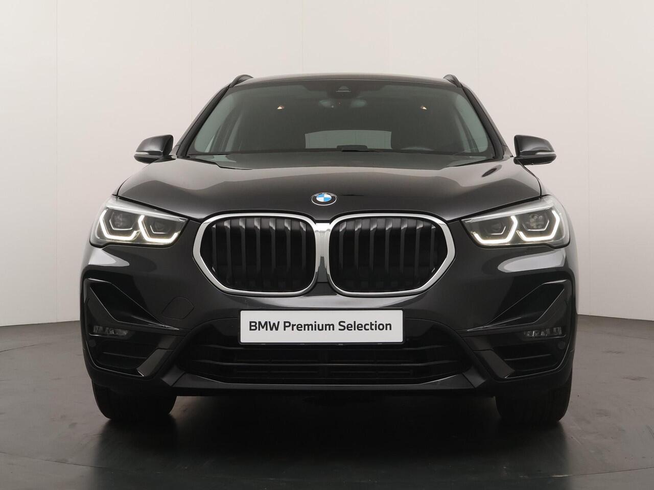 BMW X1 xDrive20i High Executive | Sportline | Glazendak | Getint Glas |