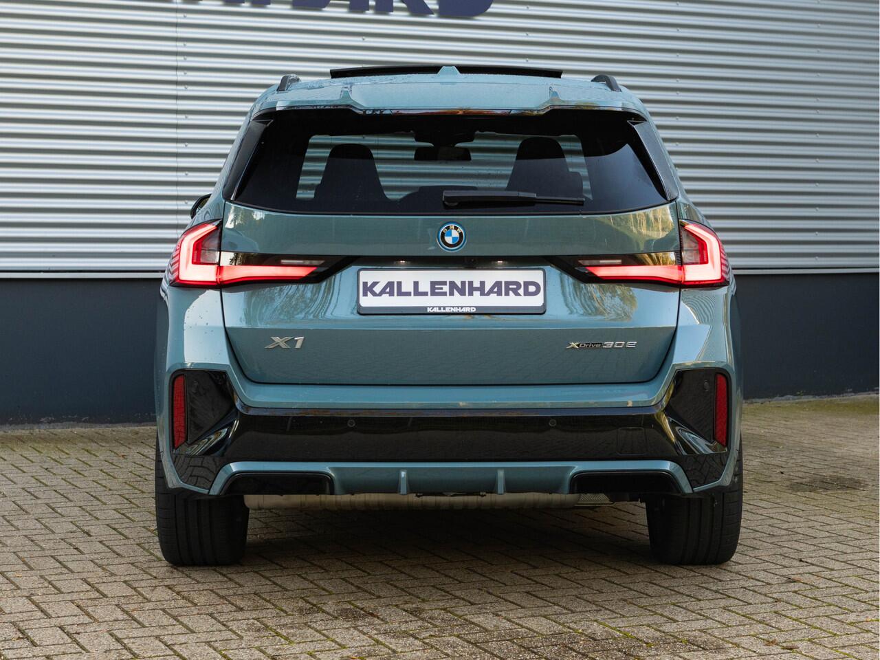 BMW X1 xDrive30e M-Sport Pro - Pano - Trekhaak - Driving Ass Prof - Harman Kardon