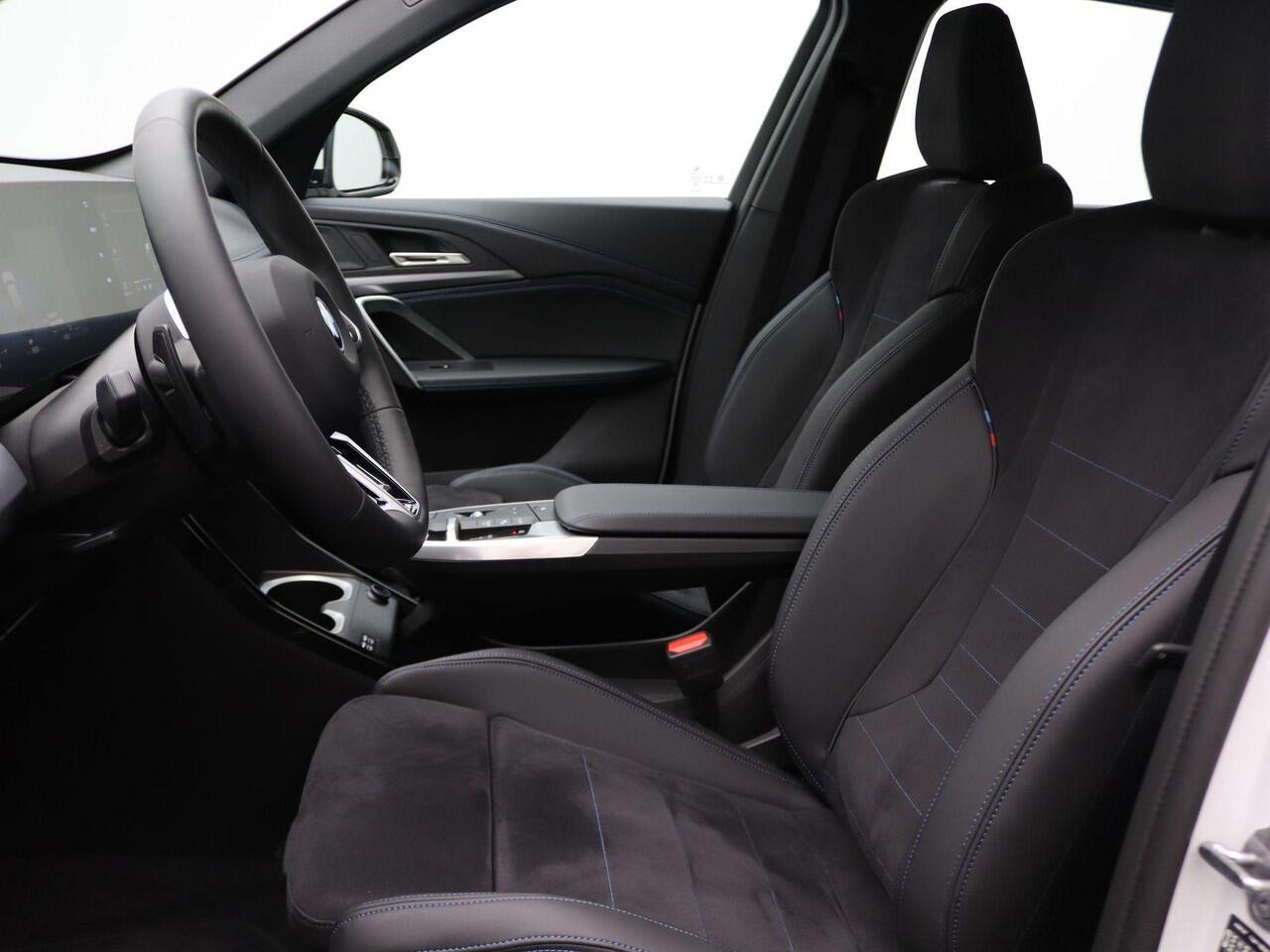 BMW X1 xDrive30e M Sportpakket | Premium Pack | Adaptief M Onderstel | Comfort Access | Trekhaak | Driving Assistant Plus | 18''