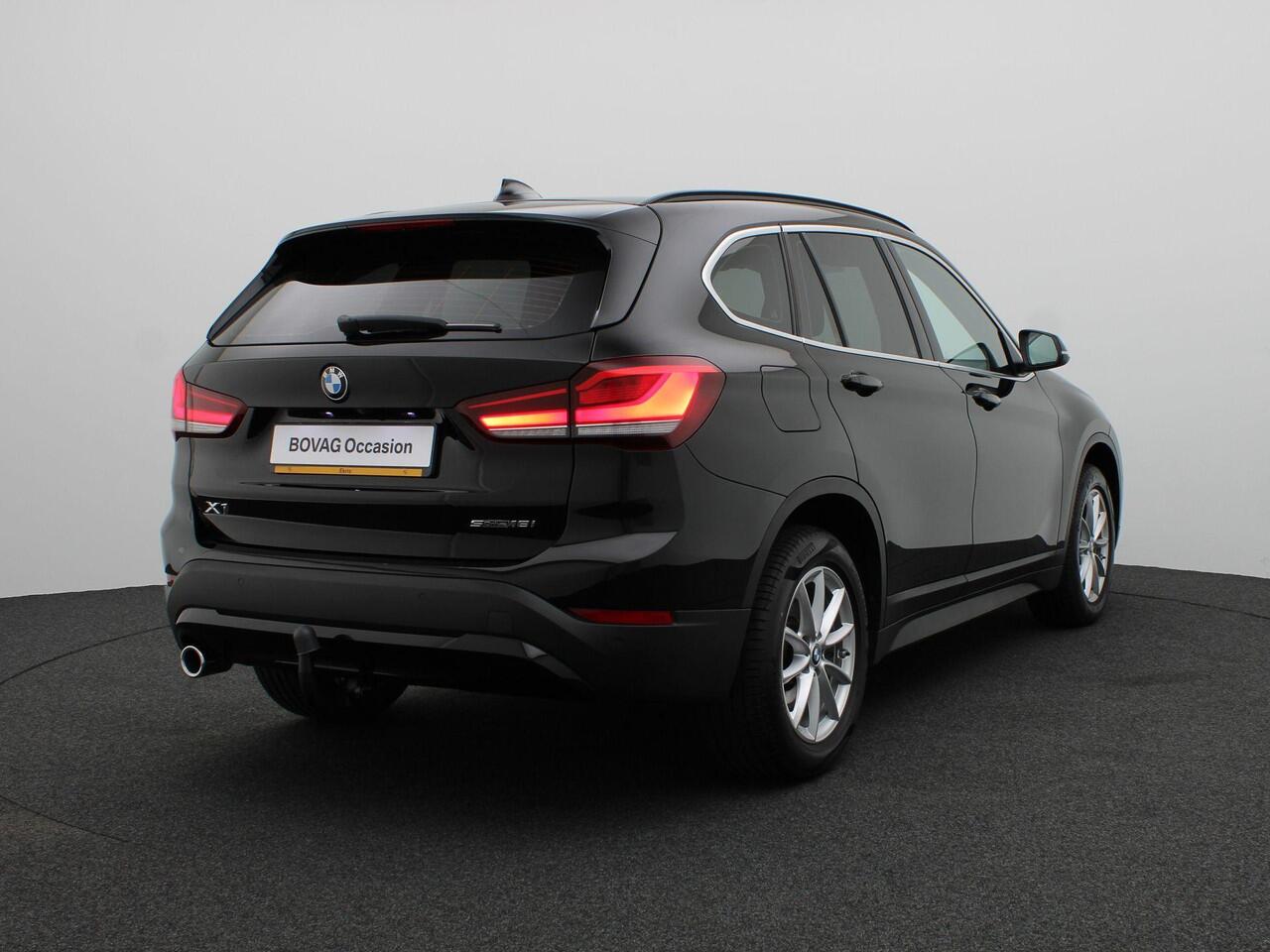 BMW X1 sDrive18i Achteruitrijcamera | Head-up Display | Afneembare Trekhaak | Navigatie Prof. | LM 17''