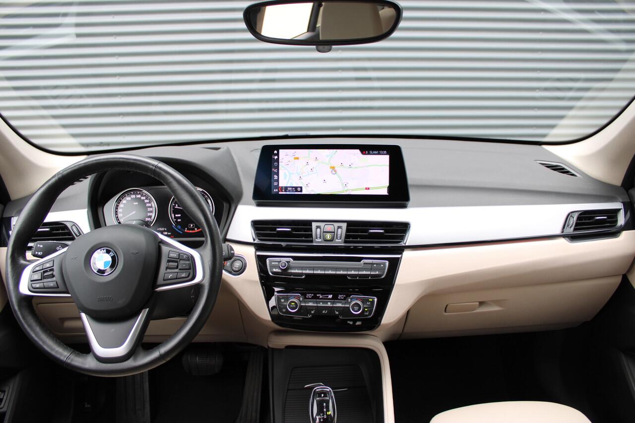BMW X1 sDrive20i 192PK Executive Adaptive-Cruise Leer Full-Led Camera Navigatie Head-Up