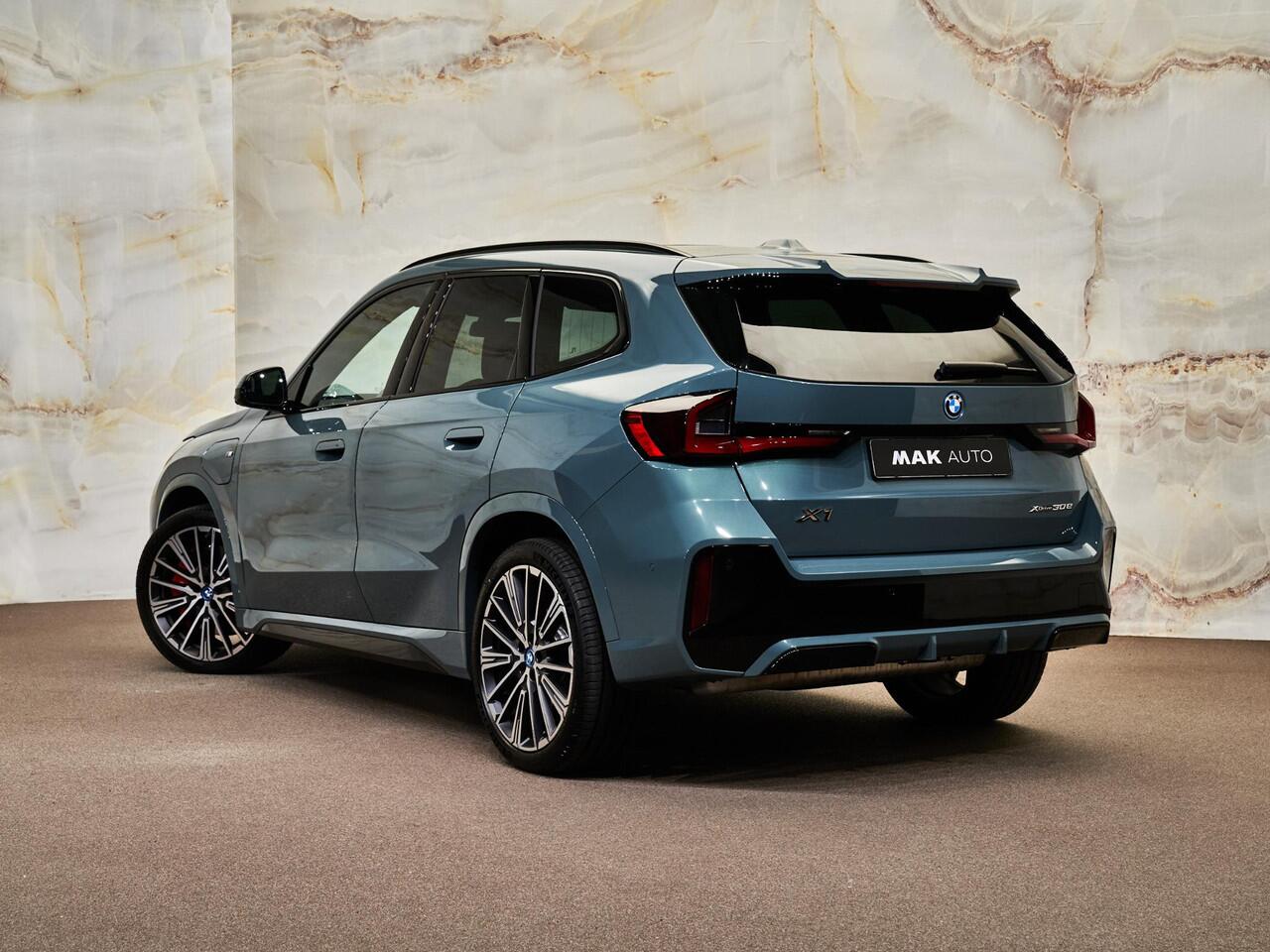 BMW X1 xDrive30e M Sport Pro, pano, tr.haak, H/K, 20", HUD, ACC, keyless, privacy