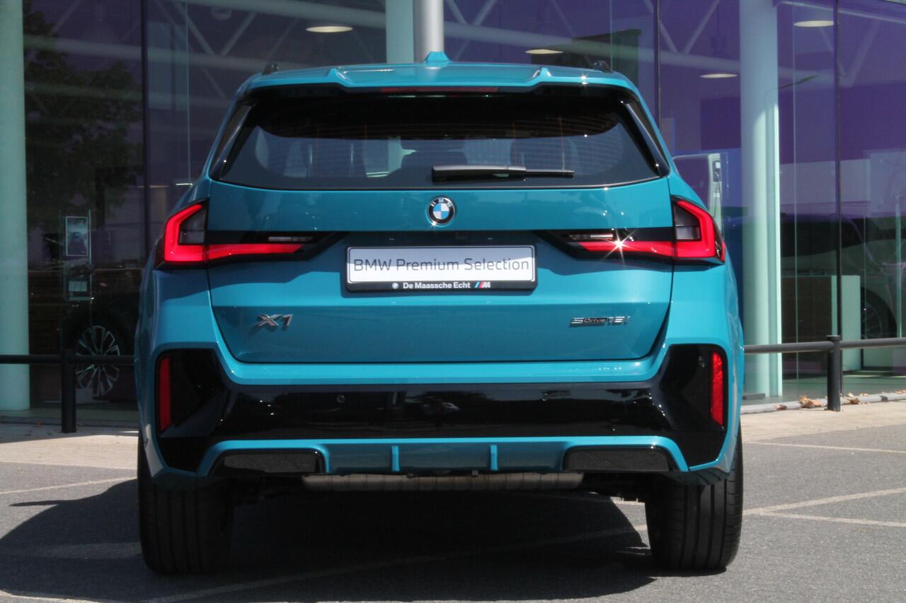 BMW X1 sDrive18i M Sport Automaat / Trekhaak / Sportstoelen / Adaptieve LED / M Adaptief onderstel / Comfort Access / Memory Seats / Stuurverwarming