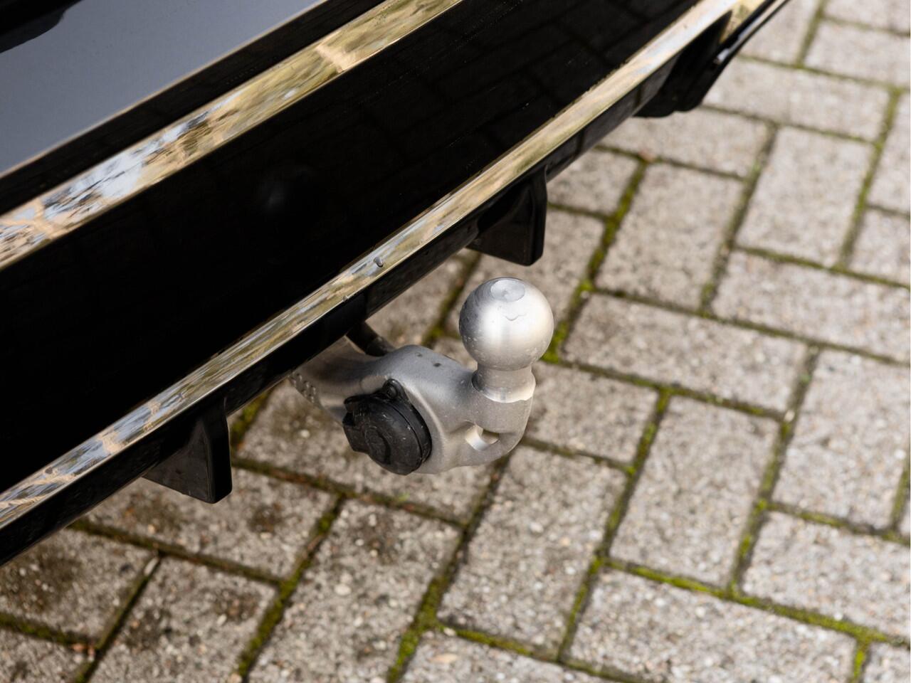 BMW X1 sDrive18i M-Sport Pro - Pano - Trekhaak - Driving Ass Plus - Harman Kardon