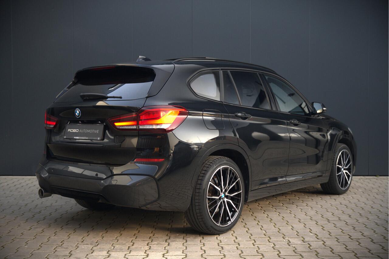 BMW X1 xDrive25e eDrive Edition M Sport | Panoramadak | Leer | Head-Up Display | Camera | Shadowline | Keyless | Cruise Control | Navigatie Prof. | Stoelverwarming | Elek. Achterklep | Ambiance Verlichting