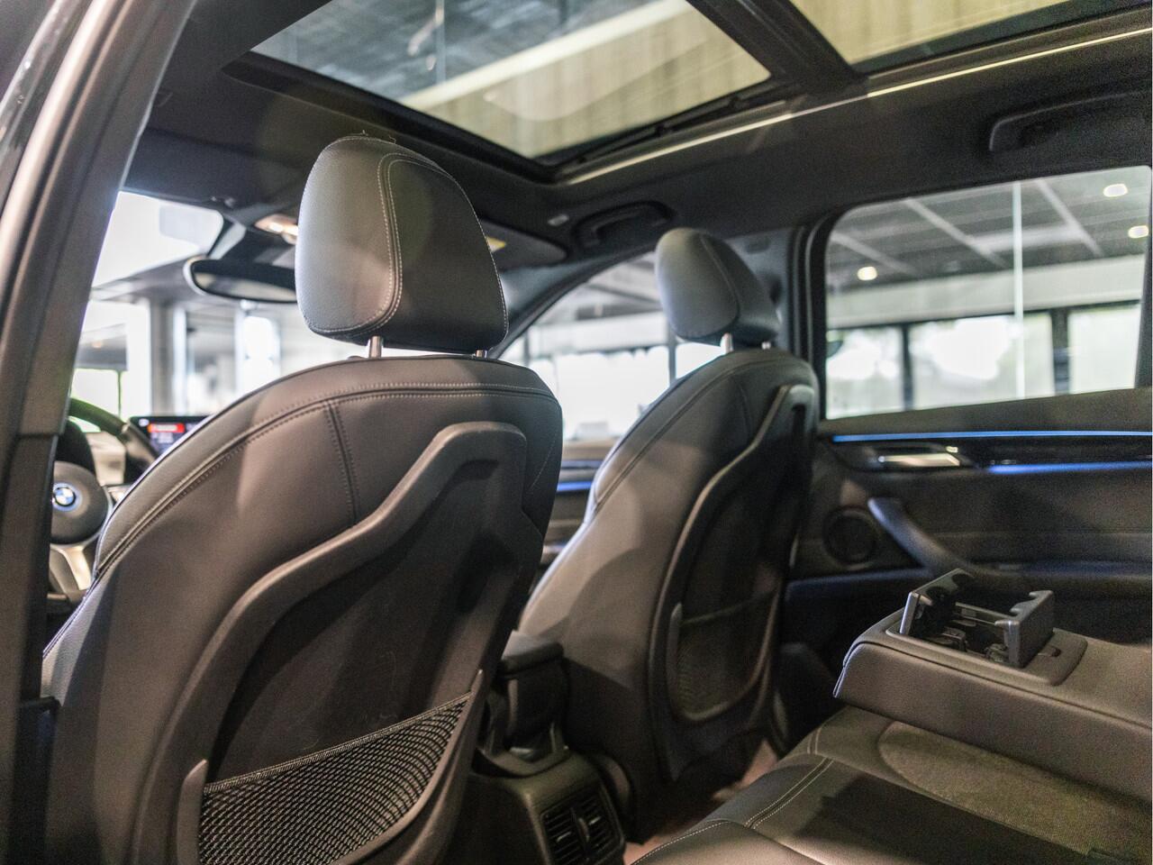 BMW X1 xDrive25e High Executive M-Sport | Panorama | Trekhaak | 19" | Camera |