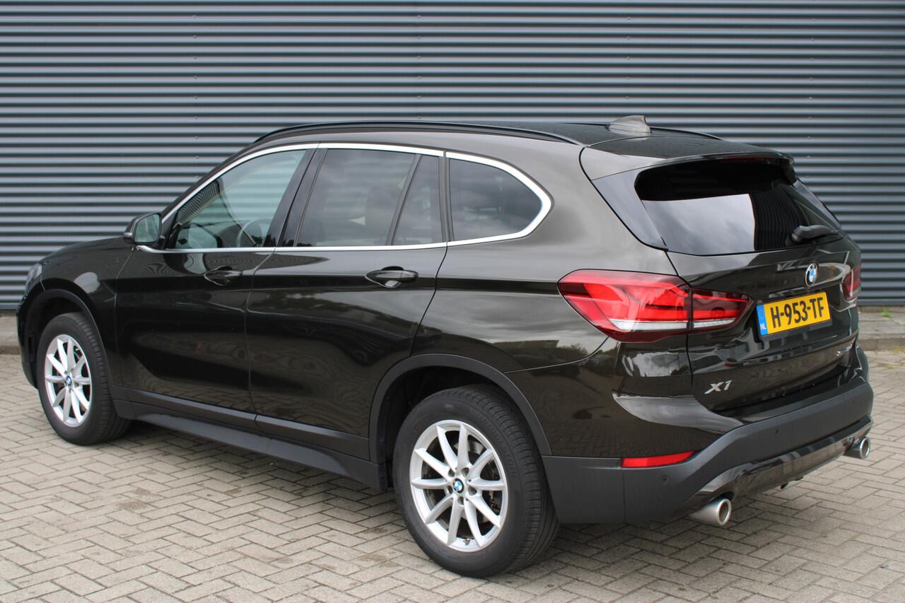BMW X1 sDrive20i 192PK Executive Adaptive-Cruise Leer Full-Led Camera Navigatie Head-Up