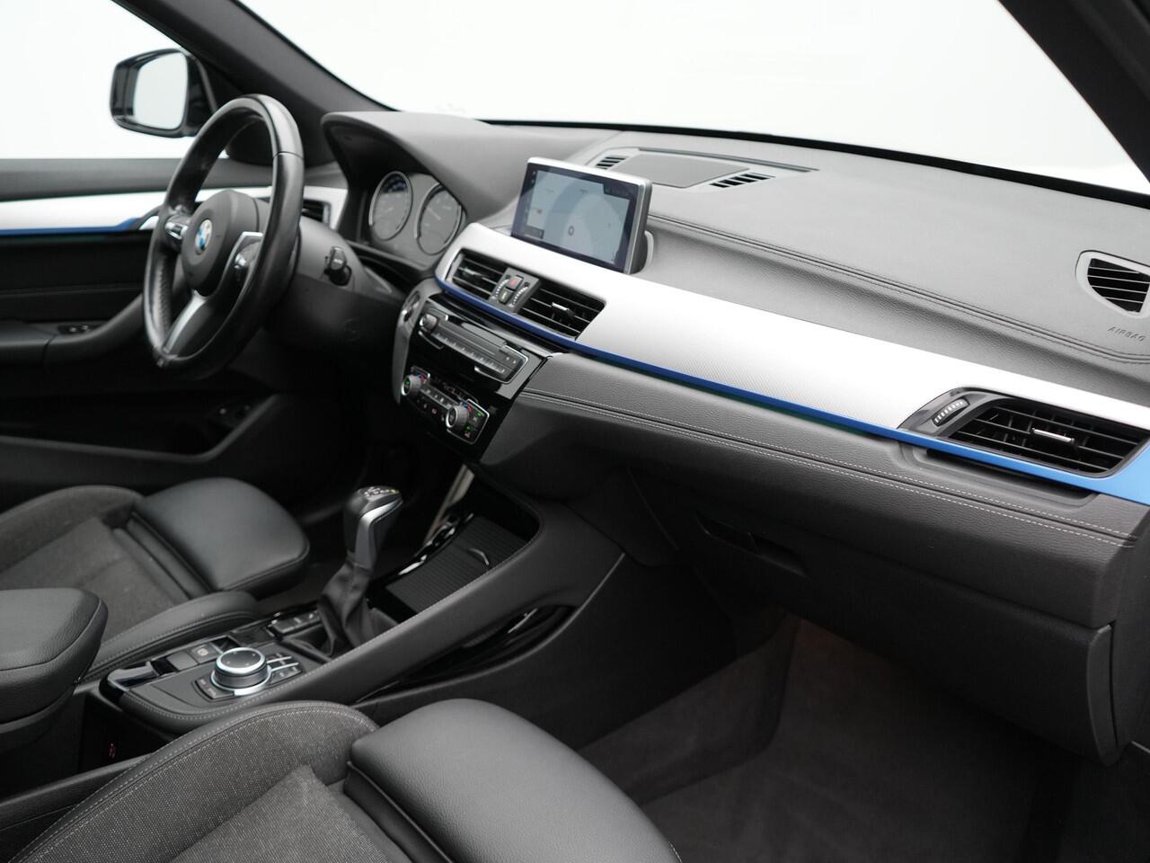 BMW X1 xDrive25e M Sport Plug in Hybrid 221pk Dealer O.H | PHEV | Panodak | Carplay | LED | DAB | Sportstoelen Verwarmd | Navi Prof |