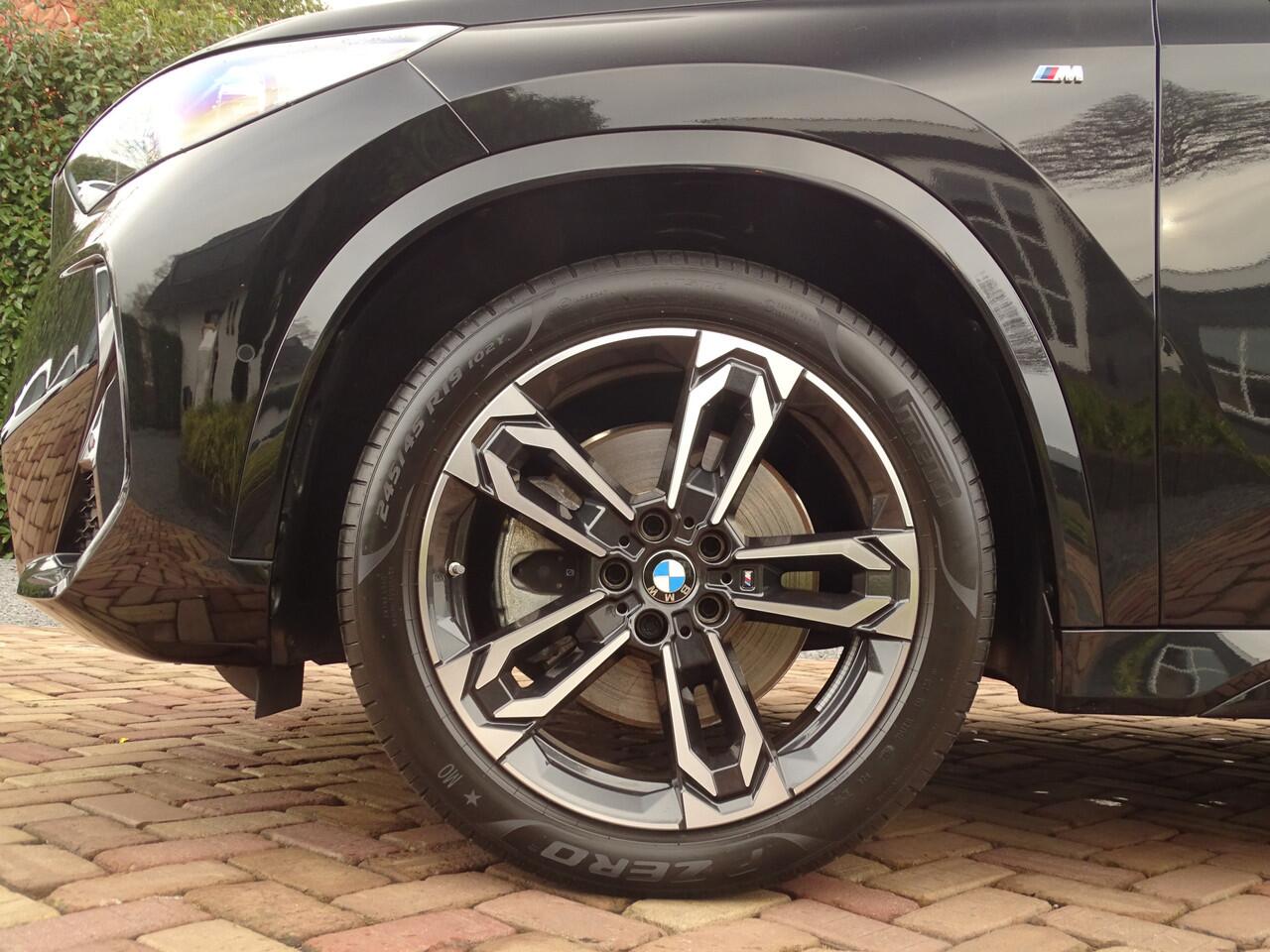 BMW X1 xDrive23i | M-Sport | Harman/Kardon | Panoramadak | Head-up | Full Options!