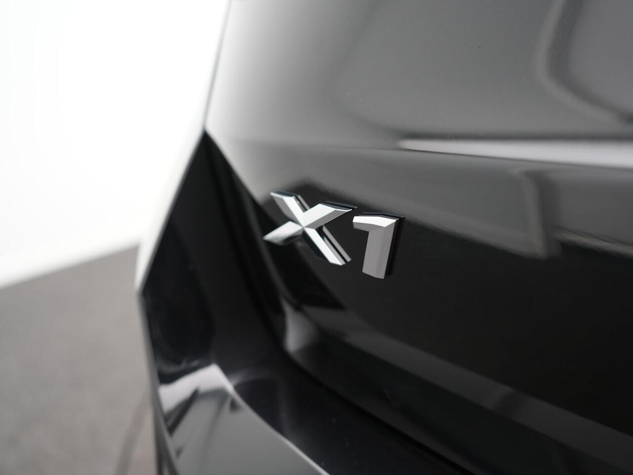 BMW X1 sDrive18i M-Sport - RIJKLAARPRIJS - Automaat - Rondomzichtcamera - Head-Up Display - Elektrisch Glazen dak - Apple Carplay - Android Auto - Harman Kardon Audio