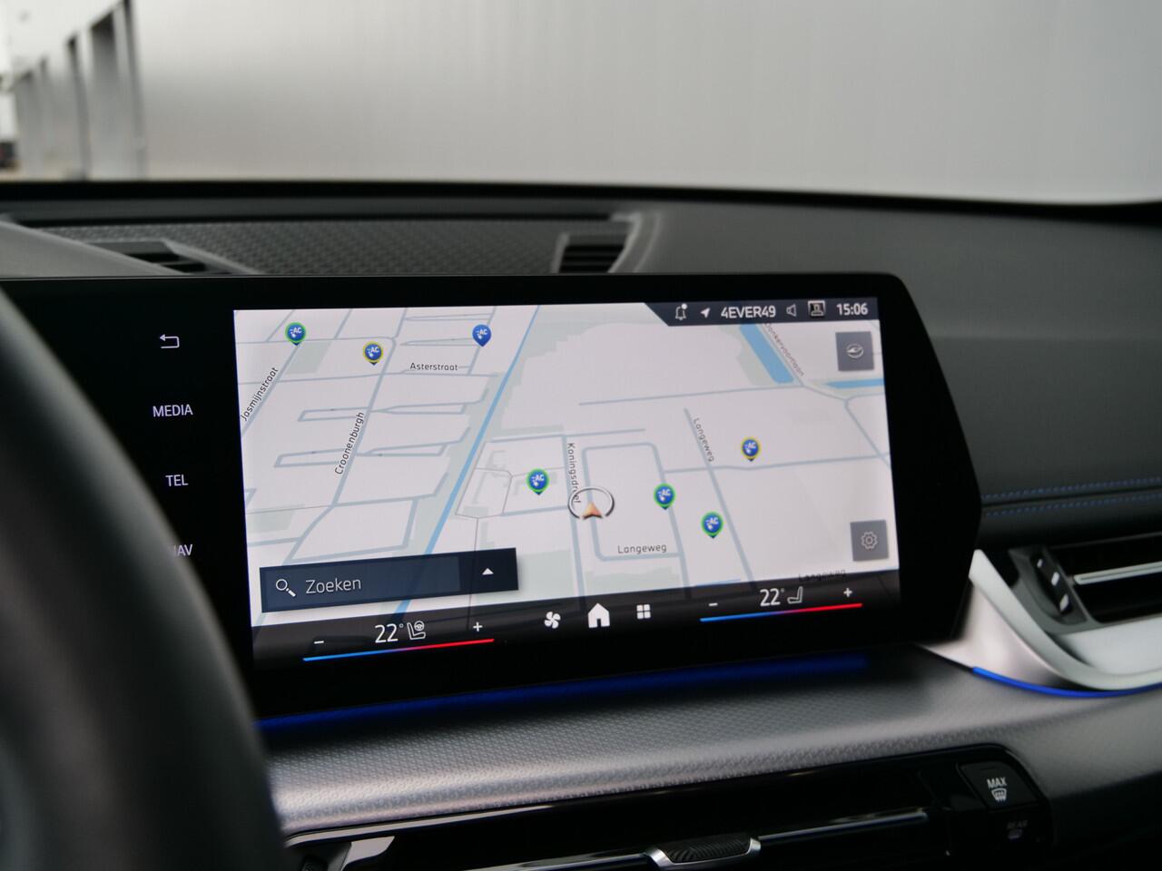 BMW X1 xDrive25e M Sport pakket Pro 245 Pk Automaat Schuifdak / Winterpakket / Harman Kardon