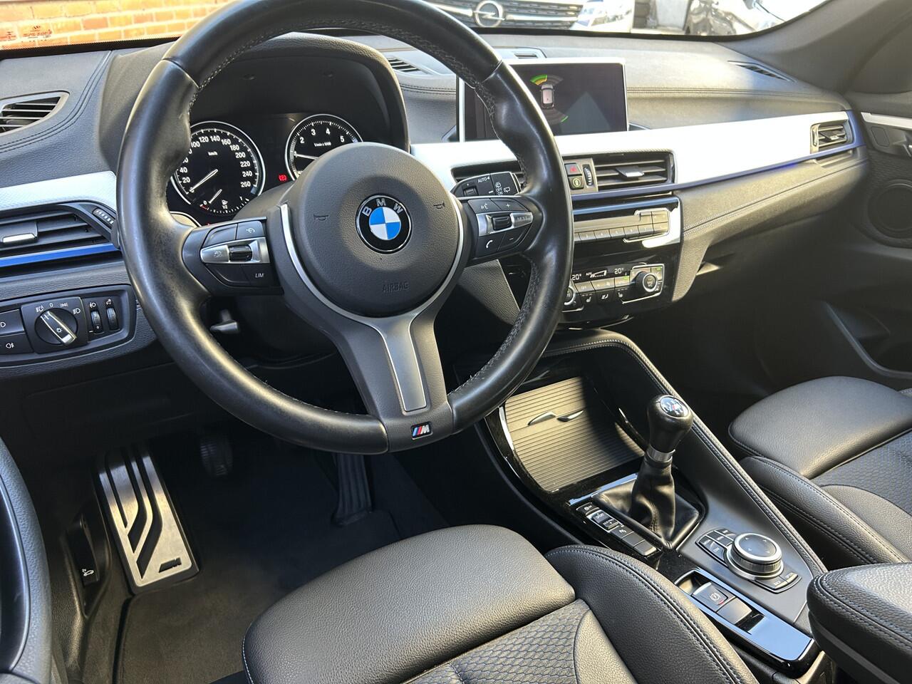 BMW X1 sDrive18i High Executive Edition | M Sport | Getint Glas | Navigatiesysteem Full Map |