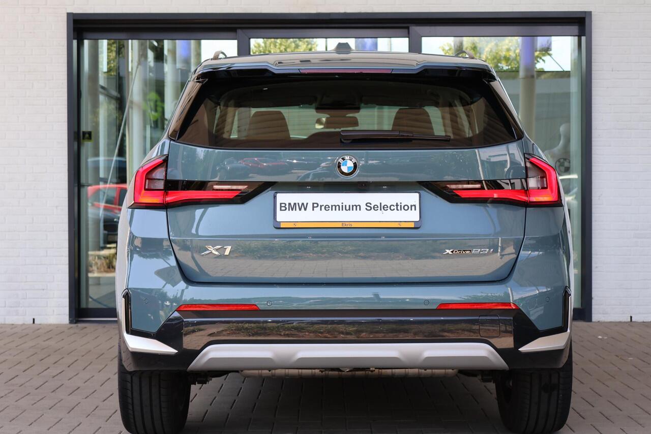 BMW X1 xDrive23i | xLine | Trekhaak Elektrisch | Massage | Harman Kardon | Head-Up Display | Active Cruise Control | Comfort Access