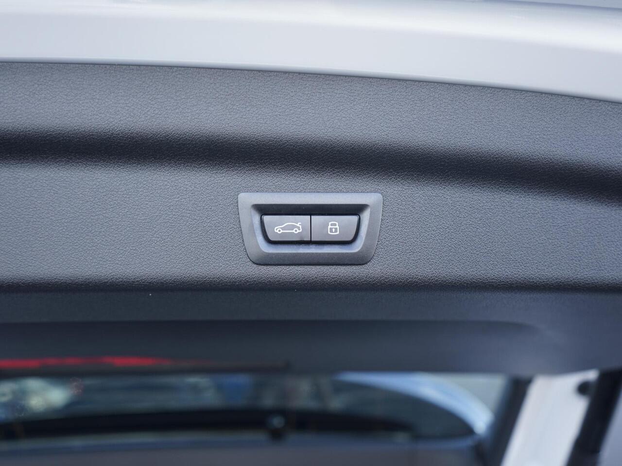 BMW X1 xDrive25e Dealeronderh. / 1ste eig. / M-Sport / Driving Assistent Plus / Active Guard / Stoelverwarming / Adaptief Onderstel