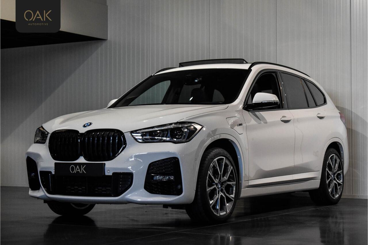 BMW X1 xDrive25e | M-Sport | Navigatie | Panorama | Leder | Camera | Trekhaak | 19"LM | Alpinweiss