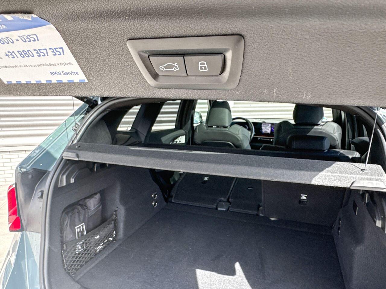 BMW X1 xDrive30e M Sportpakket / Innovation Pack / Comfort Pack / Travel Pack / Panoramadak / Trekhaak