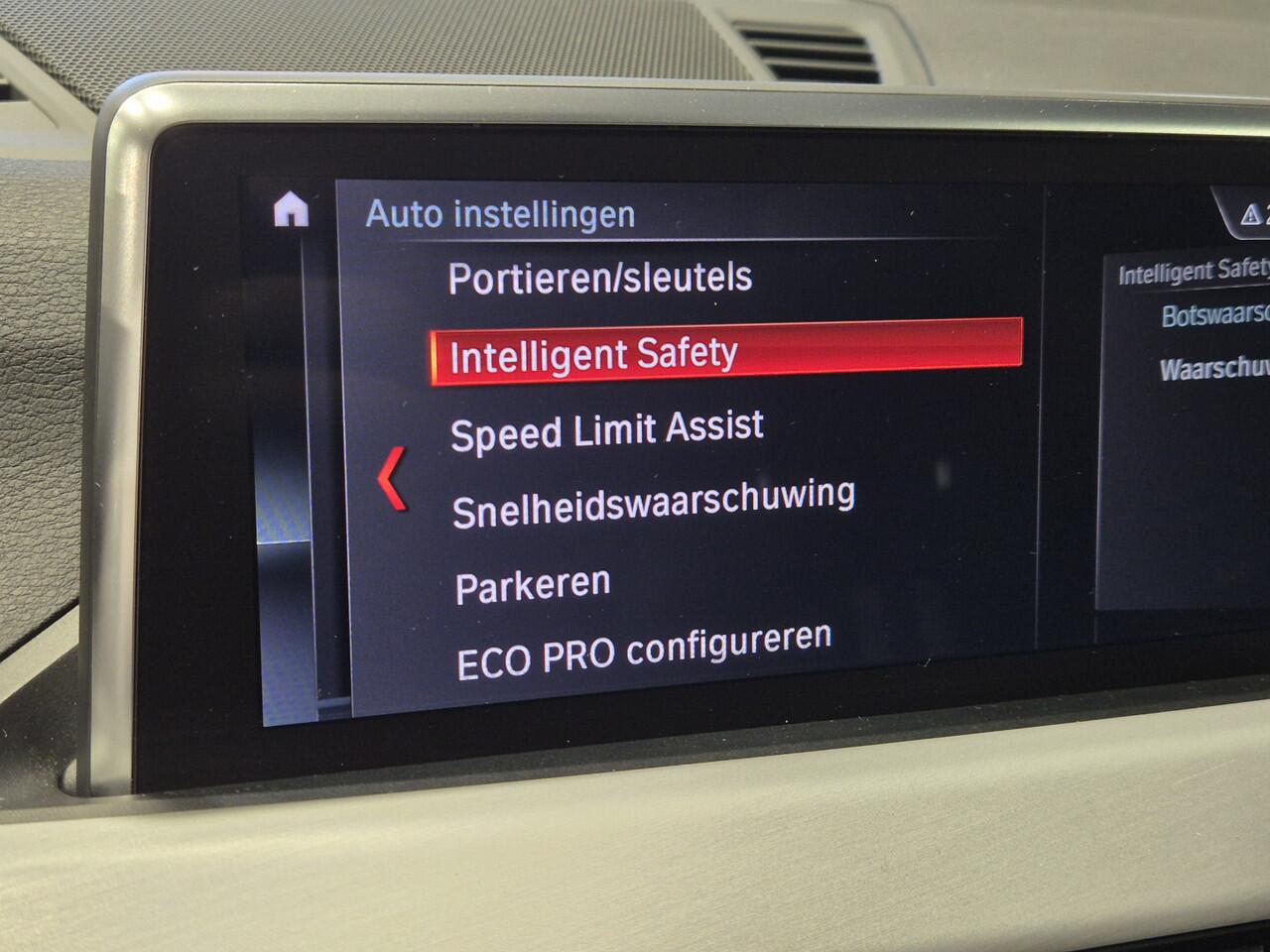 BMW X1 xDrive25e Executive Sportline | Panorama | Camera | "19 | Carplay | Stoelverwarming