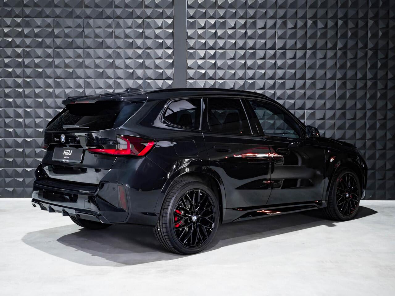 BMW X1 sDrive18i M Sport Pro | Pano | 20" | H&K | Topv. | Drive + | Leer | Premium | Travel |