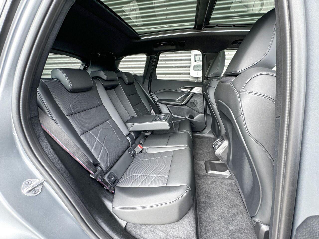 BMW X1 xDrive25e M Sportpakket Pro / Innovation Pack / Comfort Pack / Travel Pack / Panoramadak / Trekhaak