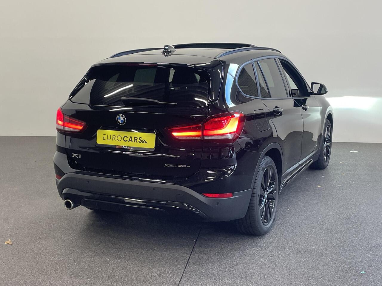 BMW X1 xDrive25e SportLine Aut PHEV Pano dak HiFi system Verwarmbare stoelen Sport stoelen navi Carplay PDC V+A Elektrische achterklep Full Led