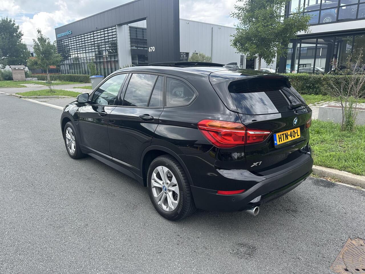 BMW X1 xDrive25e Exec. Pano, Navi, Trekhaak