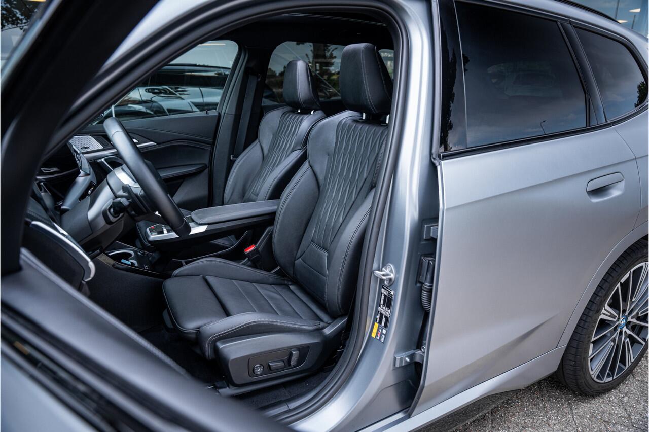 BMW X1 xDrive30e ** Panodak ** Innovation ** Driving Assistant NP 74K ** 1.800kg trekgewicht! Tot 98km elektrisch bereik