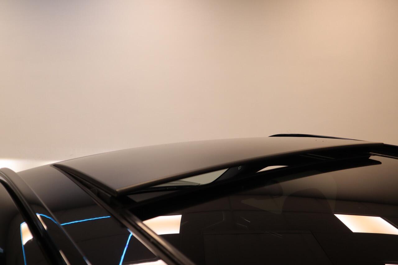 BMW X1 sDrive20i High Executive M-sport Panoramadak PDC Trekhaak NAP Head-Up 24 maanden garantie mogelijk (*vraag naar de voorwaarden)